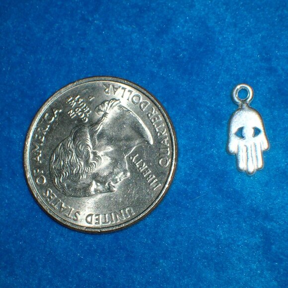 Sterling silver Hamsa / Hand of Fatima charm - Picture 2 of 3